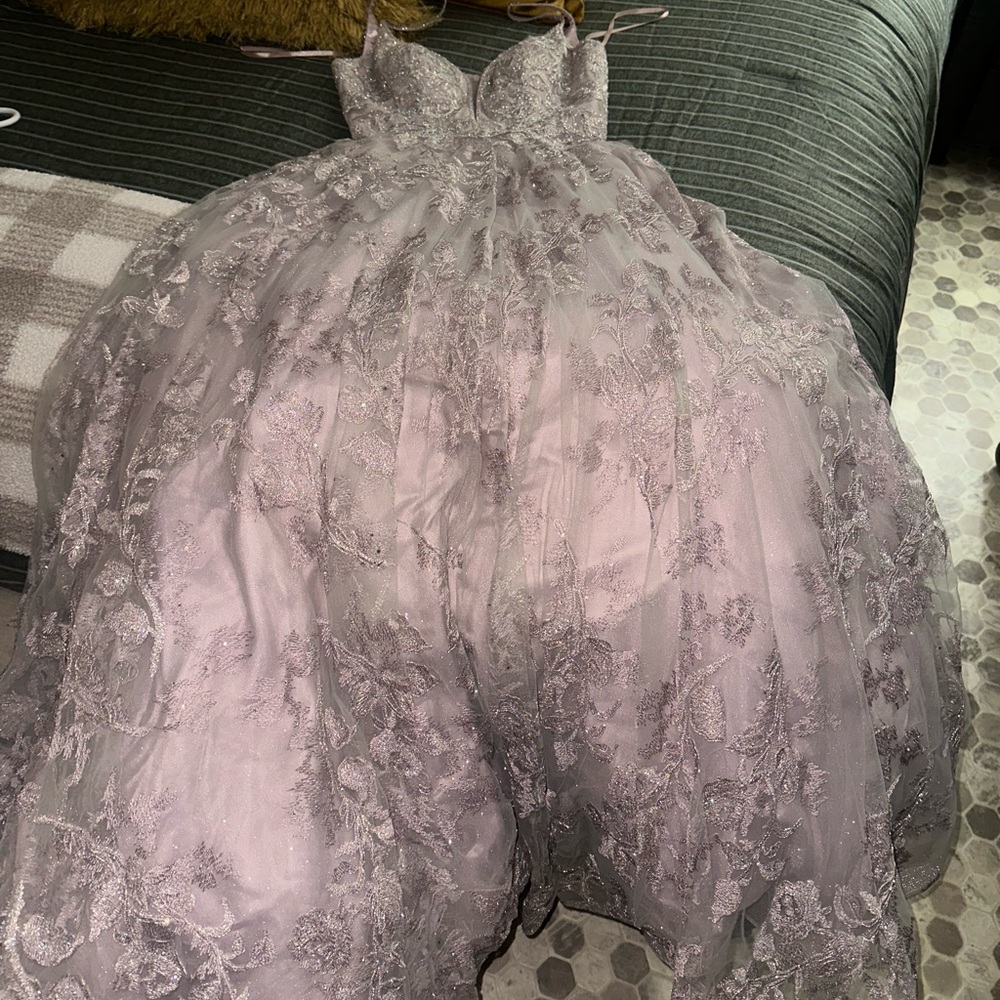 Gown - Picture 5 of 10